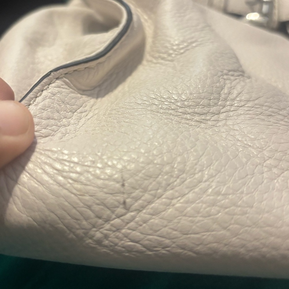 Vintage Michael Kors Large Hamilton EW Tote- Vanilla Leather - Picture 11 of 12